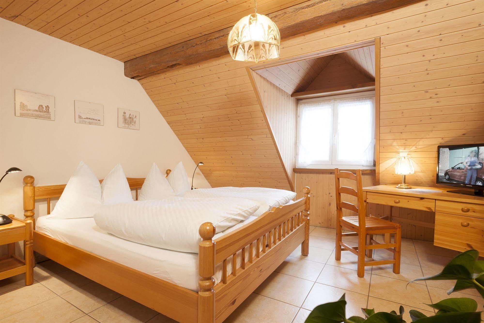 Hotel Landgasthof Hirschen Ramsen Exterior foto