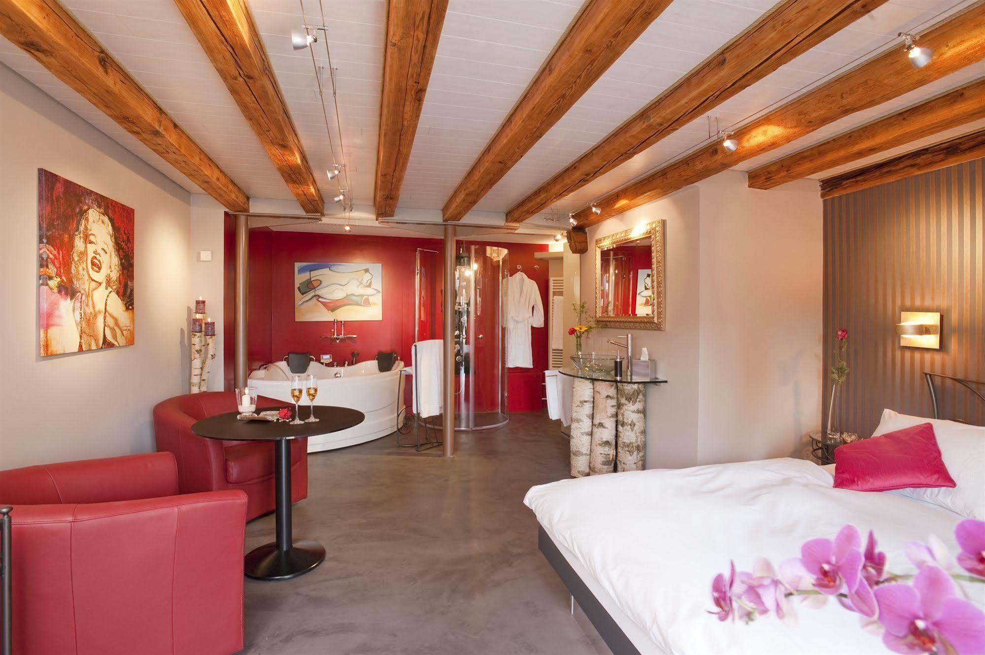 Hotel Landgasthof Hirschen Ramsen Exterior foto